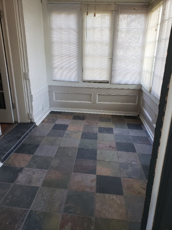 Building Photo - 2112 N Grand Ave