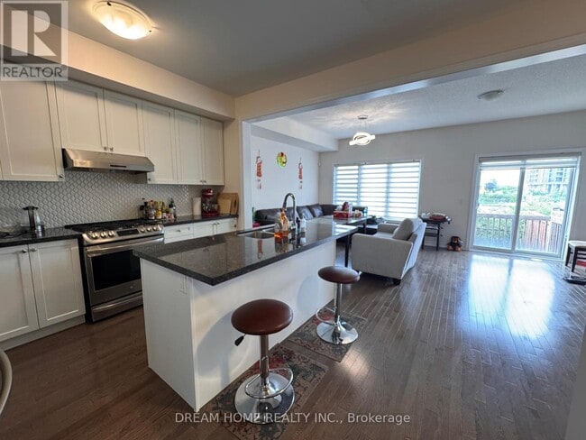 Building Photo - 3048 Cascade Common