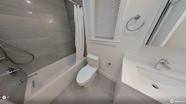 Building Photo - 132 Sutherland Rd