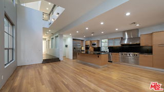 Building Photo - 143 Union Jack Mall