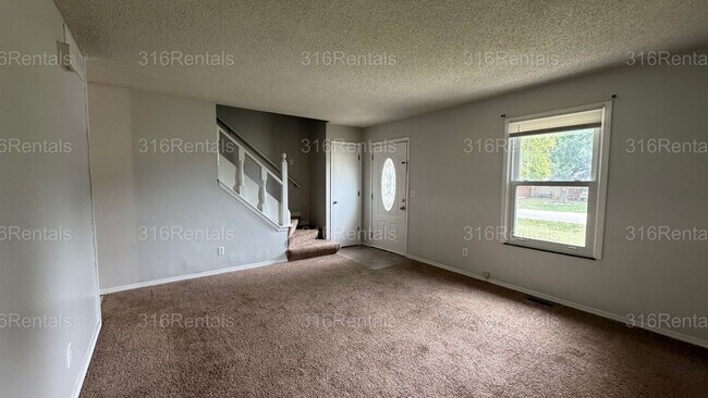 Foto del edificio - 501 W Clark Ave