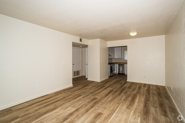 1BR, 1BA - 663SF - Birchwood Apartments