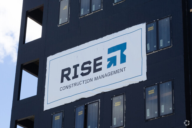Foto del edificio - Cadence on Leo