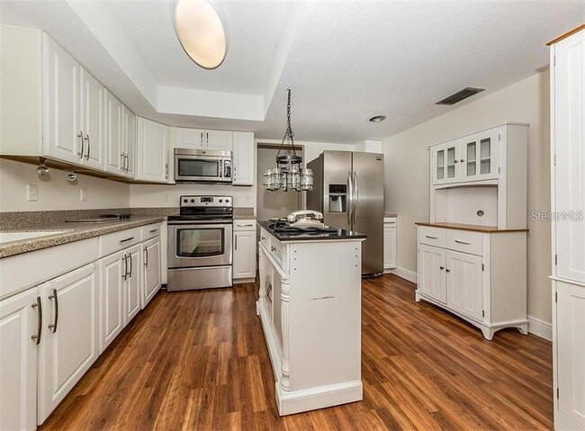 Building Photo - 500 Sunset Beach Dr