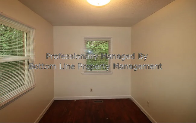 Building Photo - Venture Rental Homes