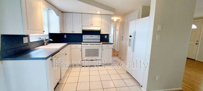 Foto del edificio - 9031 Chantilly Ln