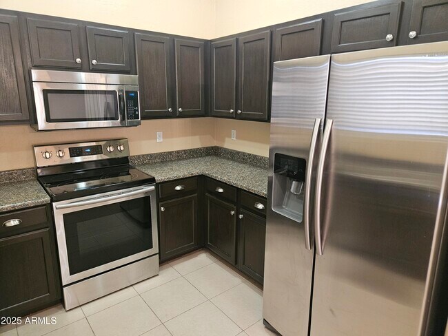 Foto del edificio - 14529 N 87th Dr