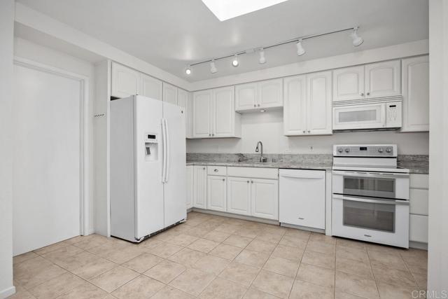 Building Photo - 115 Delicias Ct