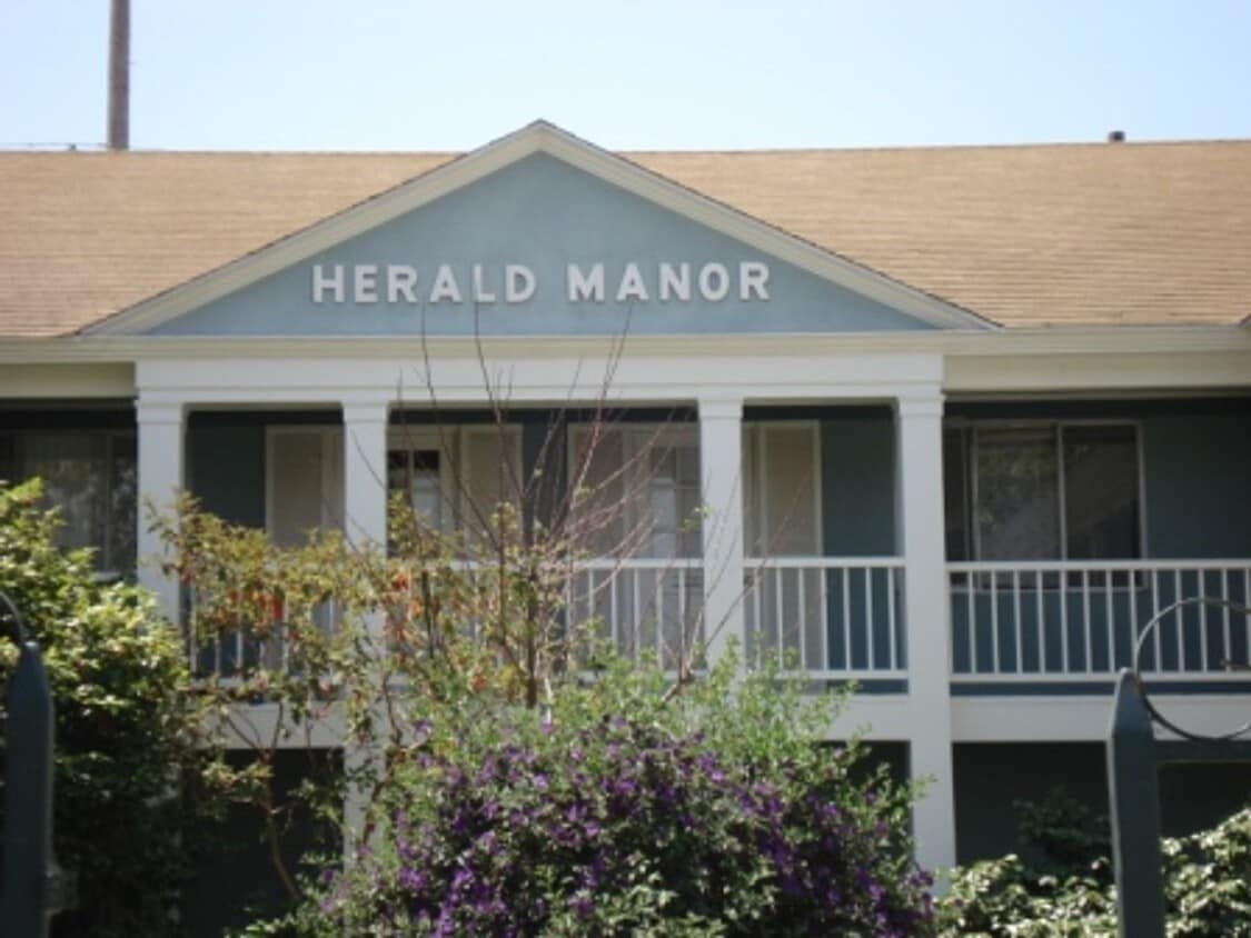 Primary Photo - Quaint Apartment Complex in Santa Maria.