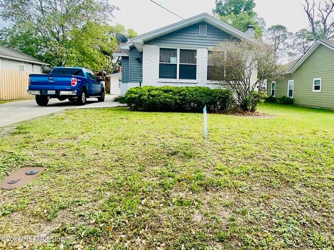 Foto del edificio - 4808 Lawnview St