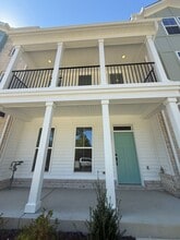 Building Photo - 15313 Sunray Aly