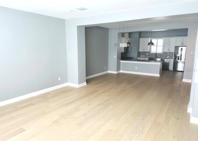 Building Photo - 115 N Arrawana Ave