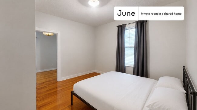 Building Photo - Room in Shared 4 bed/1 bath home