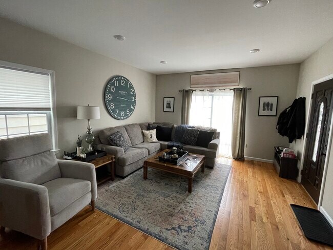 Foto del edificio - 48 Searing Ave