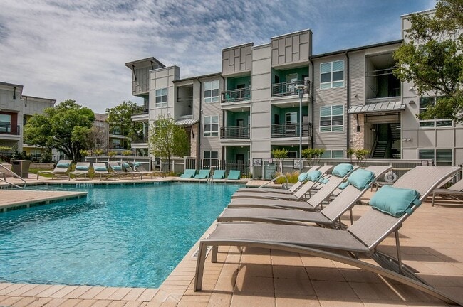 Building Photo - 13201 Legendary Dr