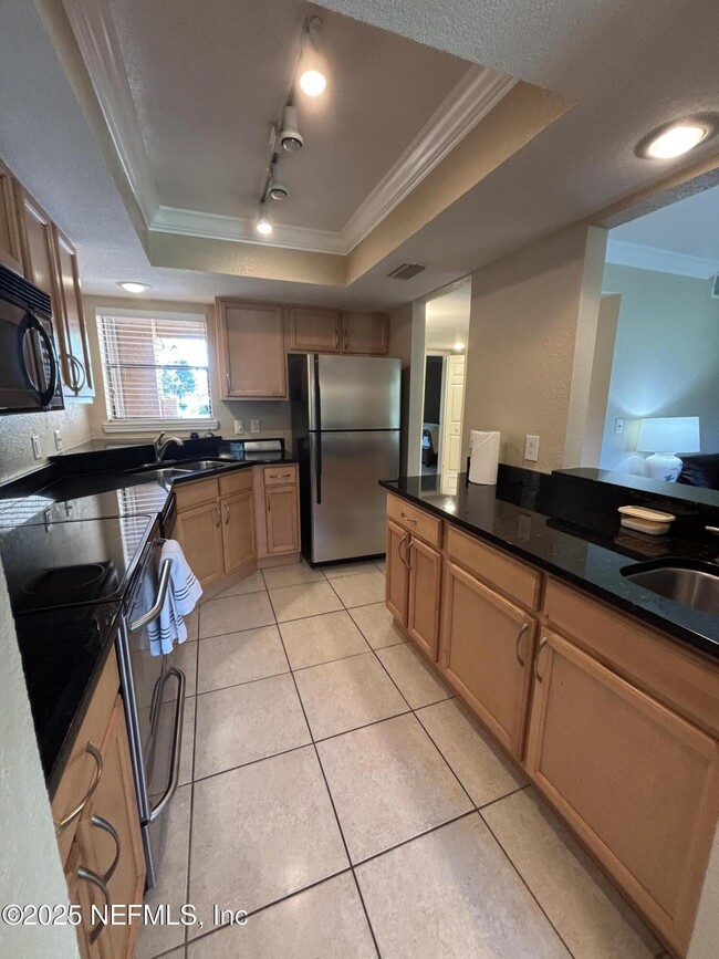 Building Photo - 836 Shoreline Cir