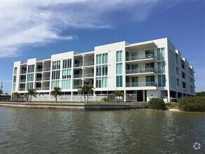 Building Photo - 1375 Beach Rd