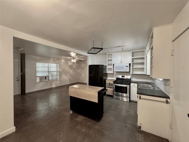 Foto del edificio - 4708 Red River St