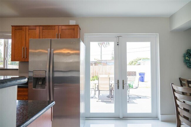 Foto del edificio - 6240 NW 15th St