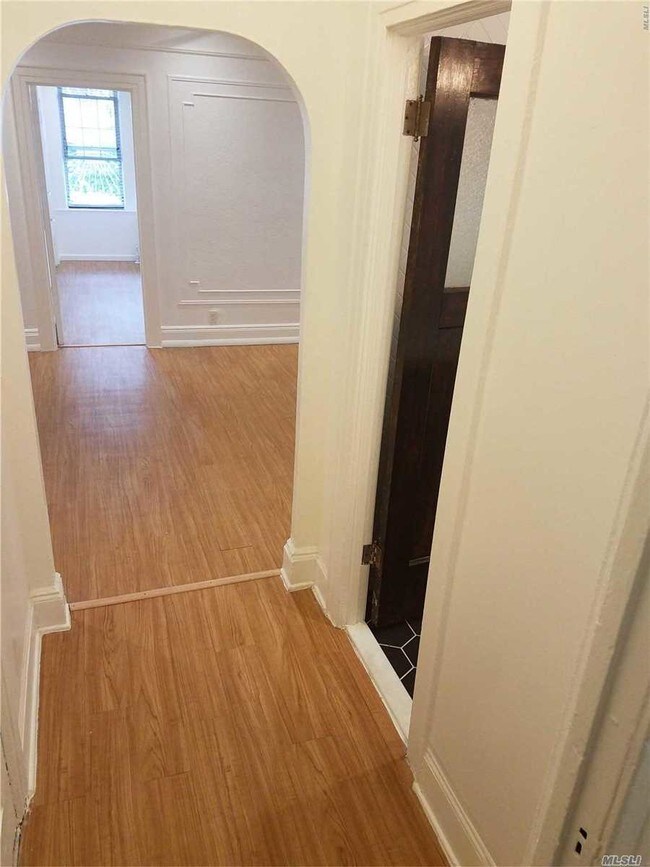 Foto del edificio - 332 Covert St