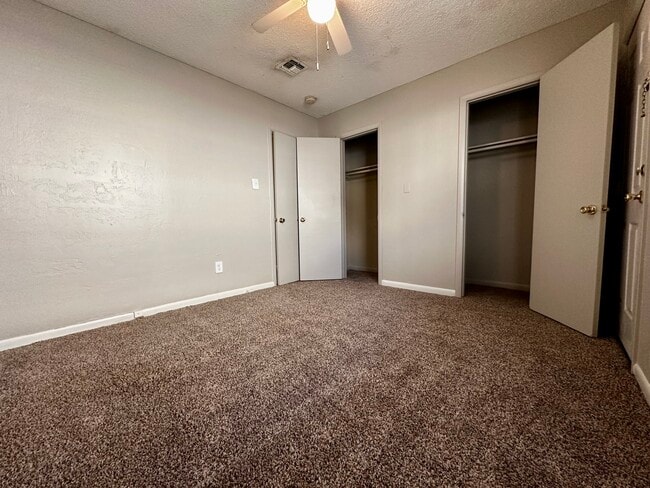 Building Photo - Paragon Apartments