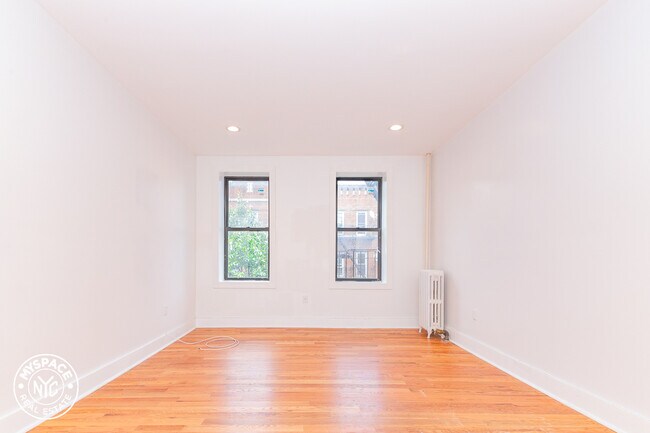 Foto del edificio - 30 Westminster Rd