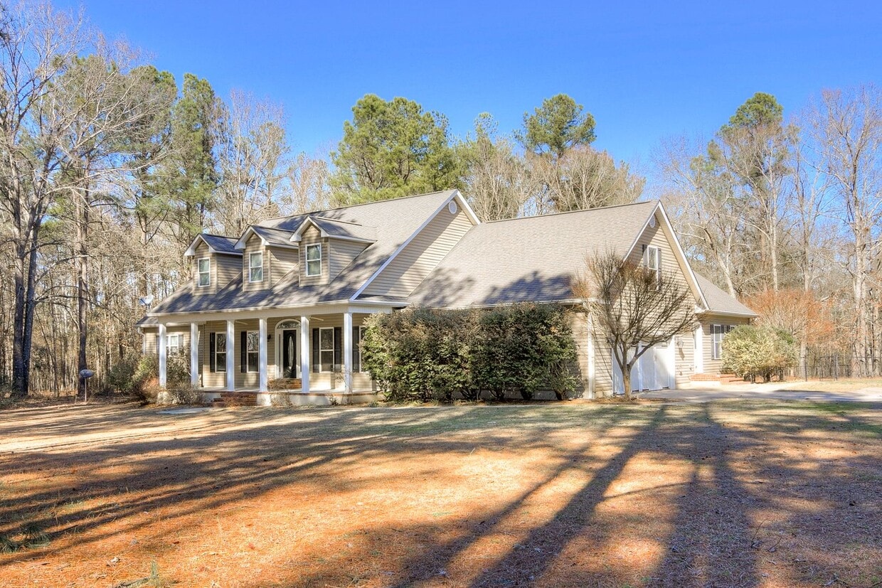 Primary Photo - Large House on 3.5 Acres in Harlem