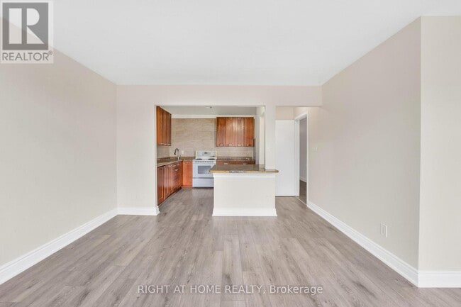 Building Photo - 1698a Eglinton Ave W