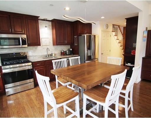 Building Photo - 10 Maple Ridge Dr