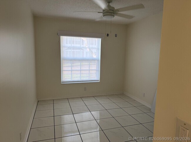Building Photo - 2181 NE 67th St