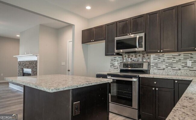 Building Photo - 2446 Remington Dr