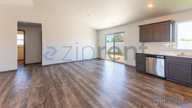 Foto del edificio - 10303 W Salmonberry