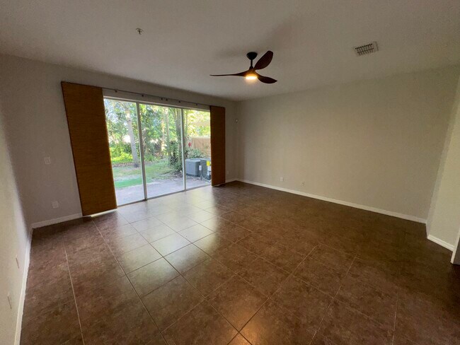 Foto del edificio - 971 Pipers Cay Dr