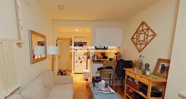 Building Photo - 456 Beacon St