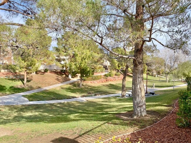 Building Photo - CHARMING CONDO IN DESIRABLE WEST LAS VEGAS NEAR SUMMERLIN