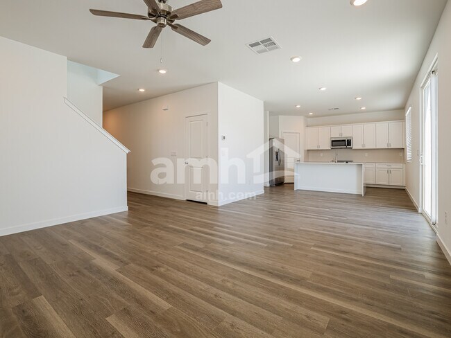 Foto del edificio - 2379 Monroe Ave