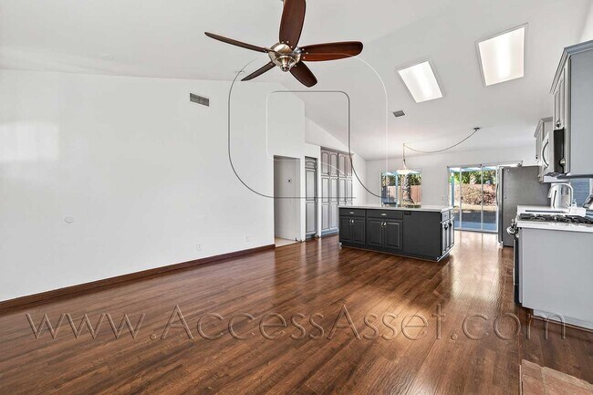 Building Photo - Beautiful 3-Bed, 2-Bath Home with Spacious...
