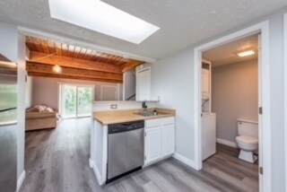 Foto del edificio - 525 Meadow Green Ln