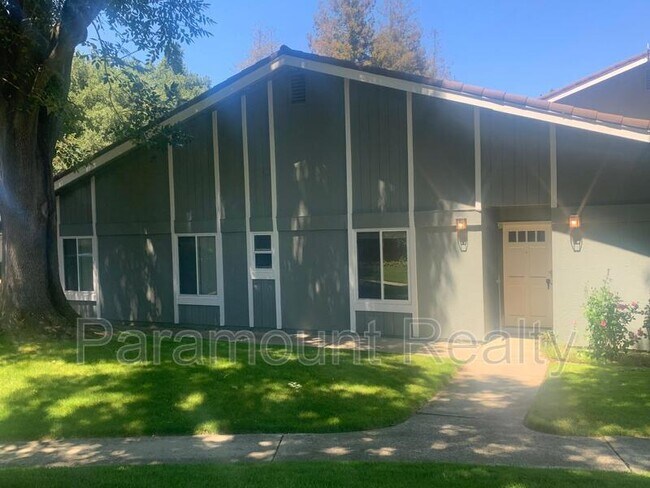 Building Photo - 1052 Polk Ln