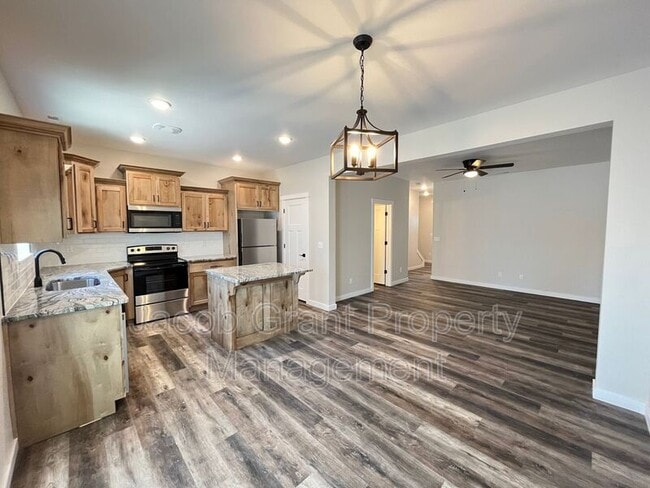 Building Photo - 1645 S Bellin Rd