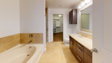 Interior Photo - 100 Pier 4