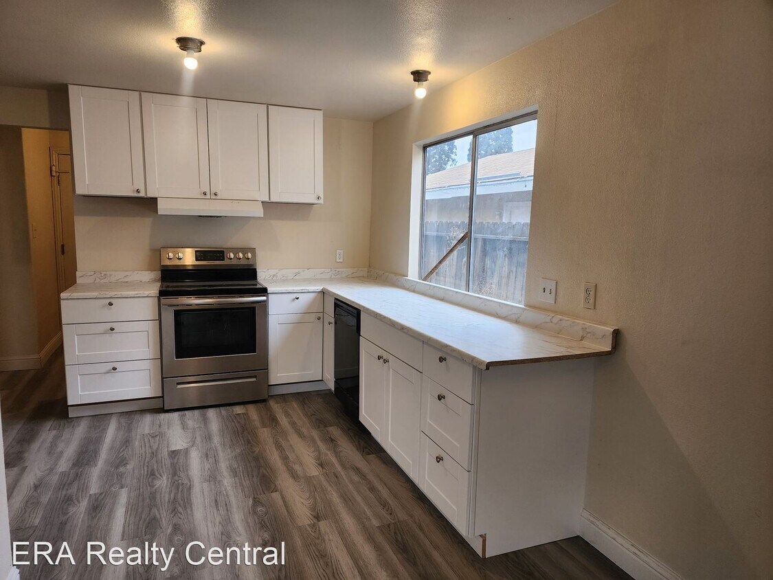 Foto principal - 4 br, 2 bath House - 2266 Howard Drive