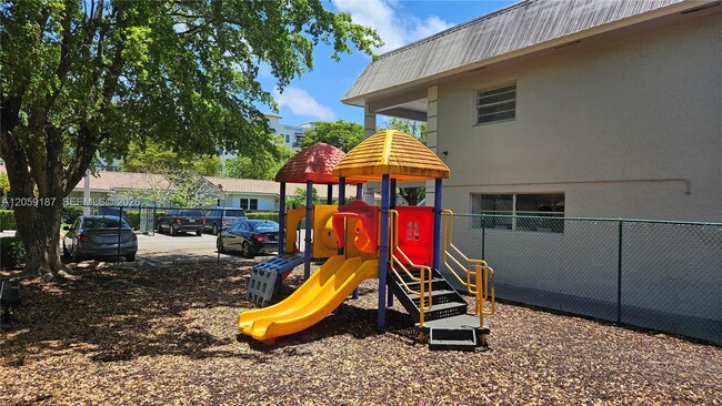 Building Photo - 17255 SW 95th Ave