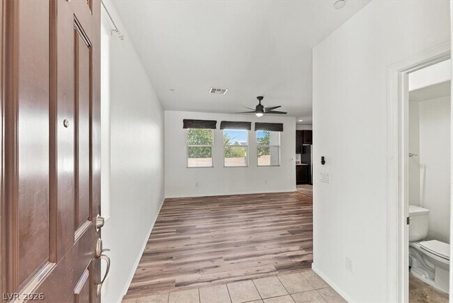 Foto del edificio - 7542 Whitman Colonial St