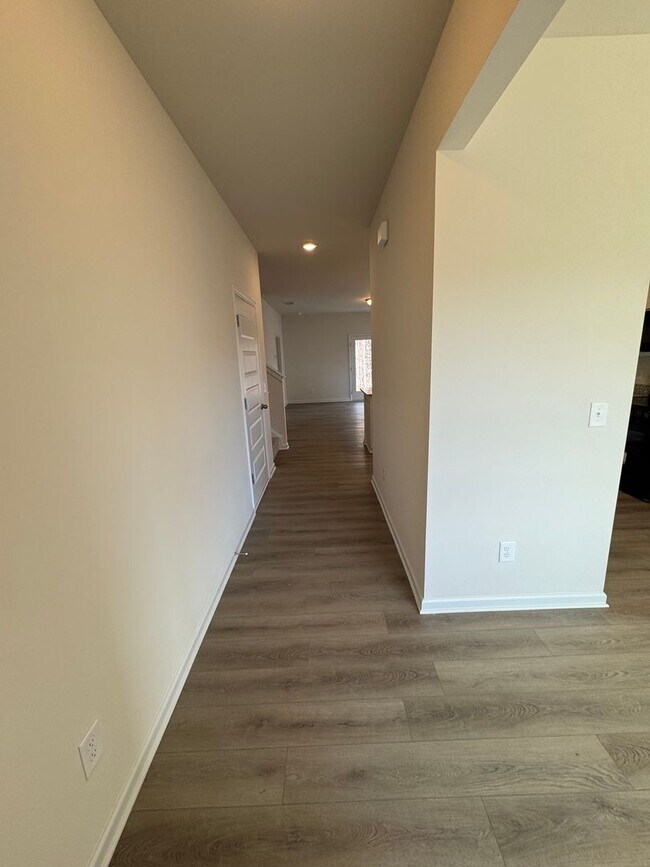 Foto del edificio - Brand New 3/2.5 House in Armuchee- $2,150