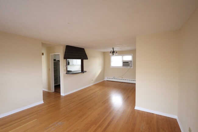 Foto del edificio - 3151 N Melvina Ave