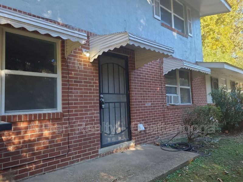 Photo - 713 Lupton Drive Unit A