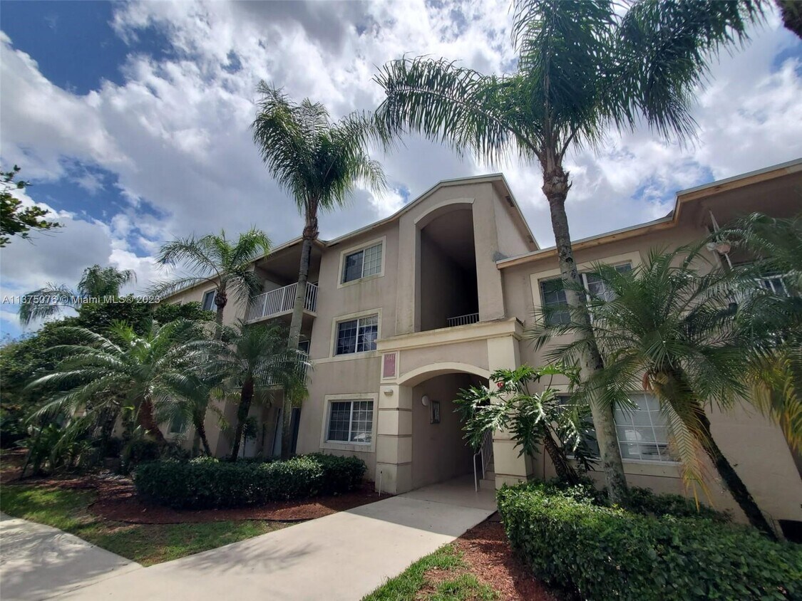 5041 Wiles Rd Unit 106, Coconut Creek, FL 33073 Condo for Rent in