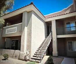 Building Photo - 2929 W Yorkshire Dr