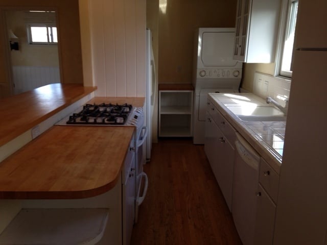 Building Photo - Los Aguajes